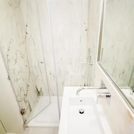 5★ Family Next To “portuguese Champs Elysees” Apartment